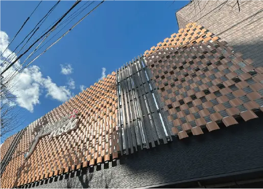 フランテ ロゼ 白壁