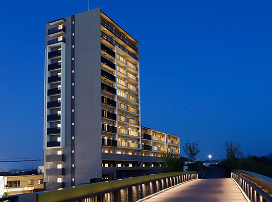 プレサンス ロジェ 草津大路テラス